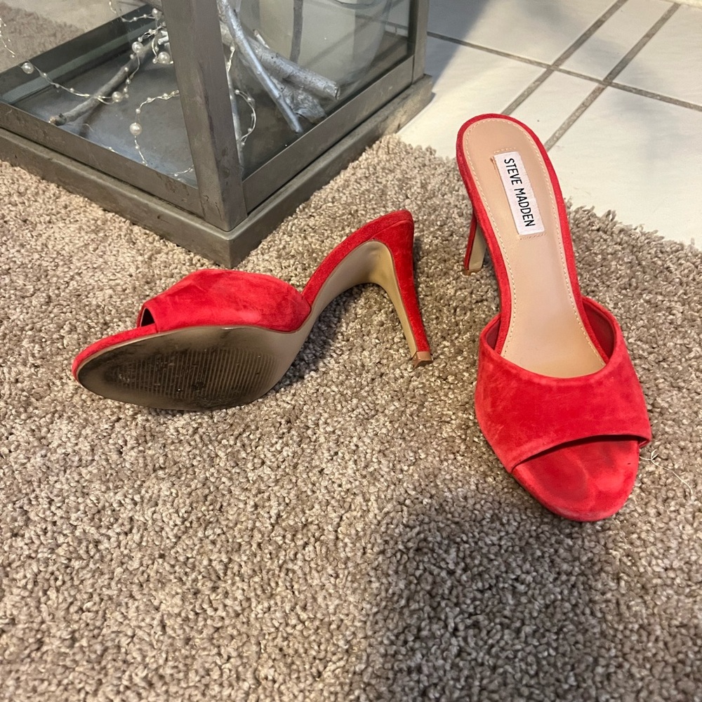 Steve Madden Women's Red Slide Sandals - Picture 2 of 2